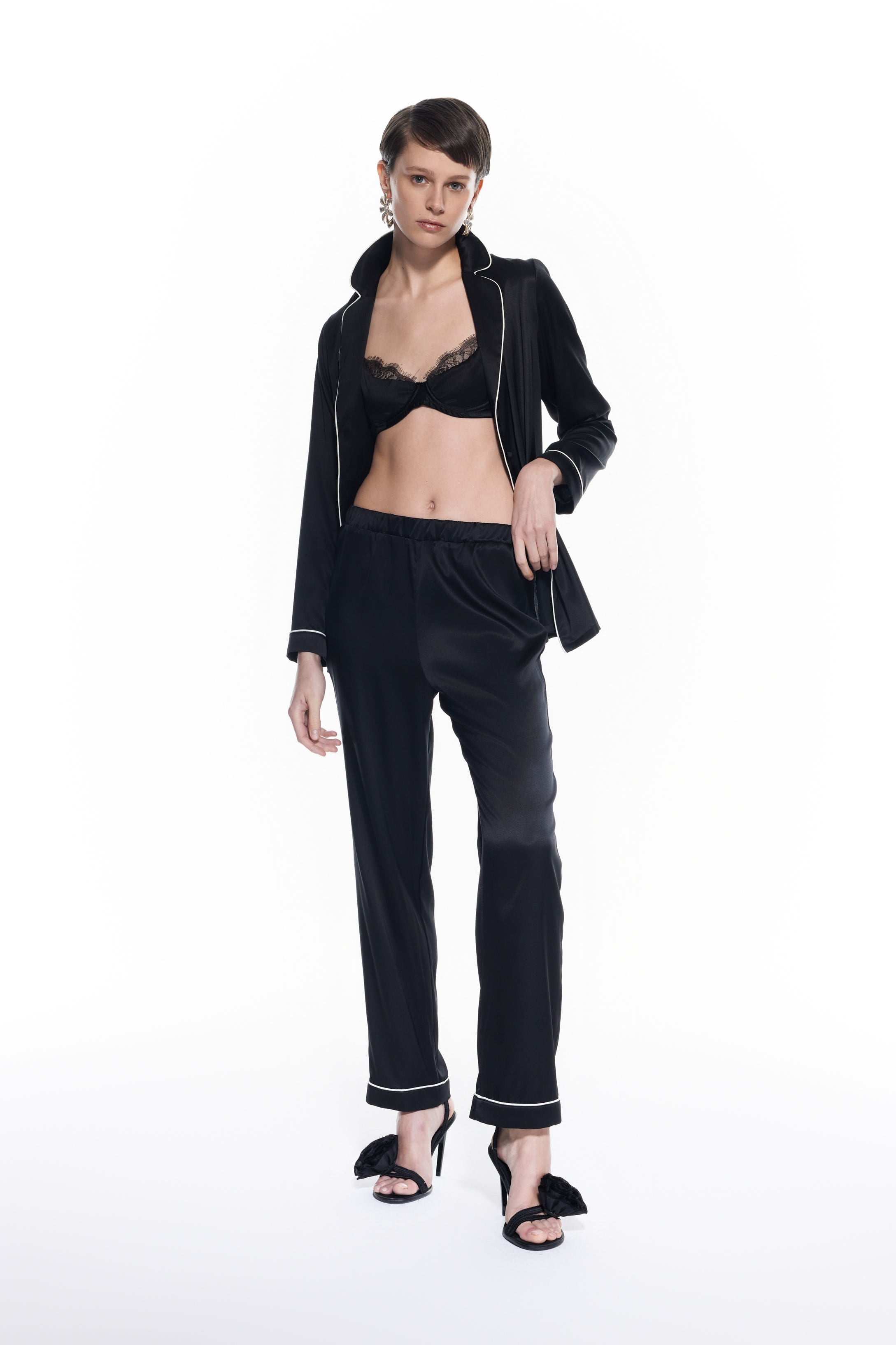 Carmen Black Silk Pijamas Set.